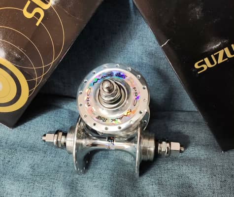 Suzue PRO MAX Track Hub, original.