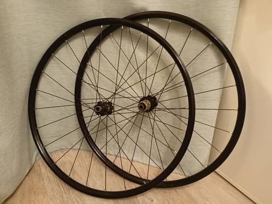 Mavic Aksium 700C Disc