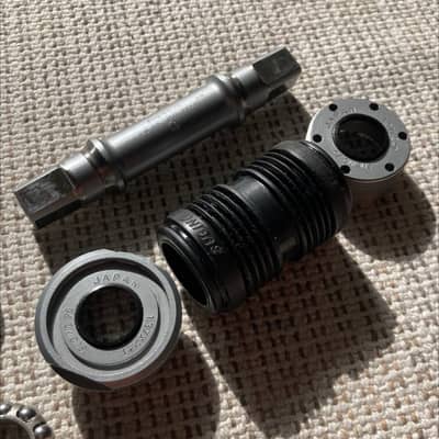 Каретка Sugino 75