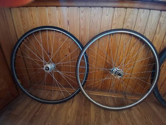 Трековые колеса Campagnolo