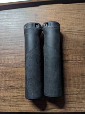 GND 51 Grips