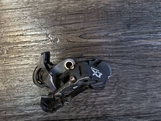 Задний переключатель SRAM X7
Передний Sora