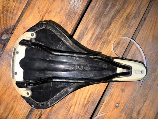 Specialized old mtb seddle