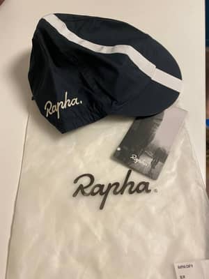 Велокепка Rapha.