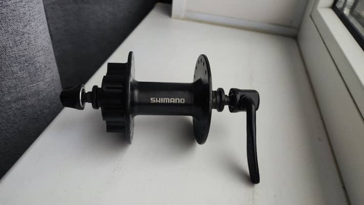 Передняя втулка Shimano TX506
