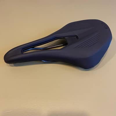 Седло шоссейное Fizik vento r3 150mm