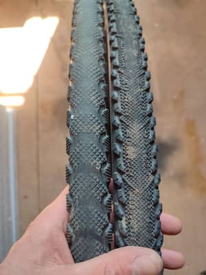 Покрышки гравийные 700/35