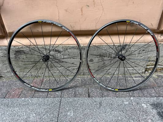 Mavic aksium