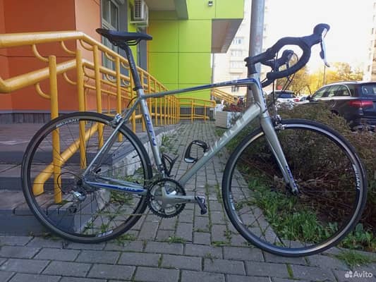 Велосипед шоссейный Giant Defy