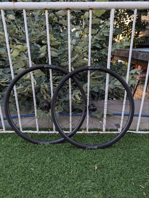 Hunt 30 Carbon